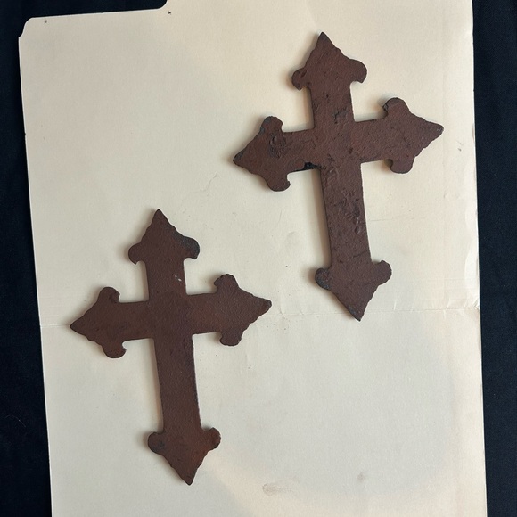 Cast Iron Small Crosses For Crafts Or Decor! All Have Varying Degree Of Rust - Picture 2 of 2